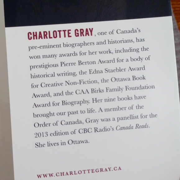 Best Seller Charlotte Gray, The Massey Murder - Picture 5 of 6